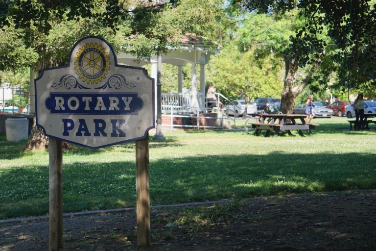 Macomb Orchard Trail